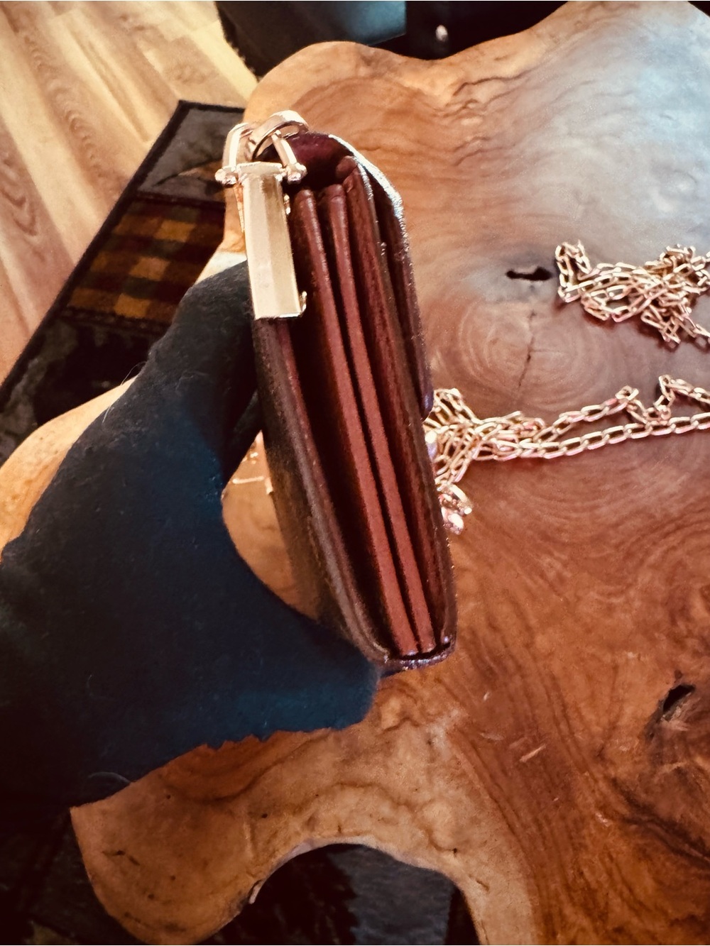 Just in 🔥 Louis Vuitton Sarah wallet vintage converted Crossbody - Picture 6 of 16